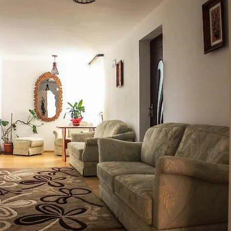 Casa Irina بيت ضيافة 3*